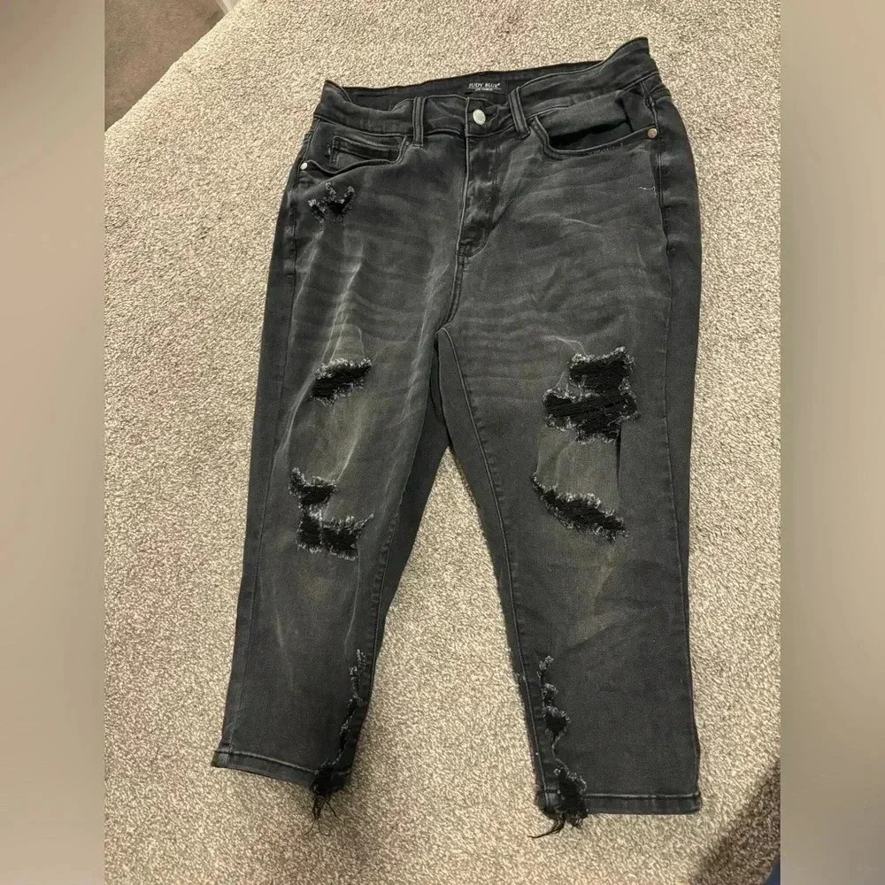 Judy Blue Black Distressed Ankle Jeans